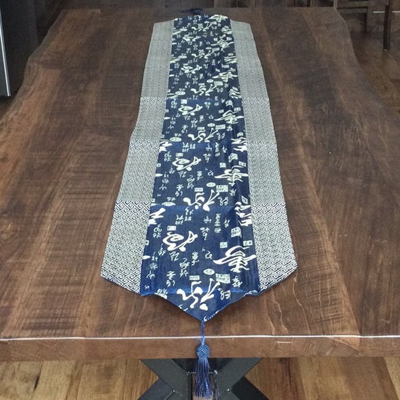 🆕 Table Runner Royal Blue NWT - Picture 3 of 8